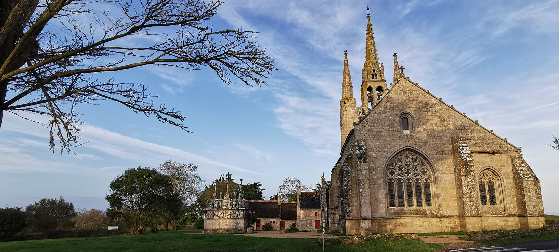 Nombreuses chapelles en Pays Bigouden...